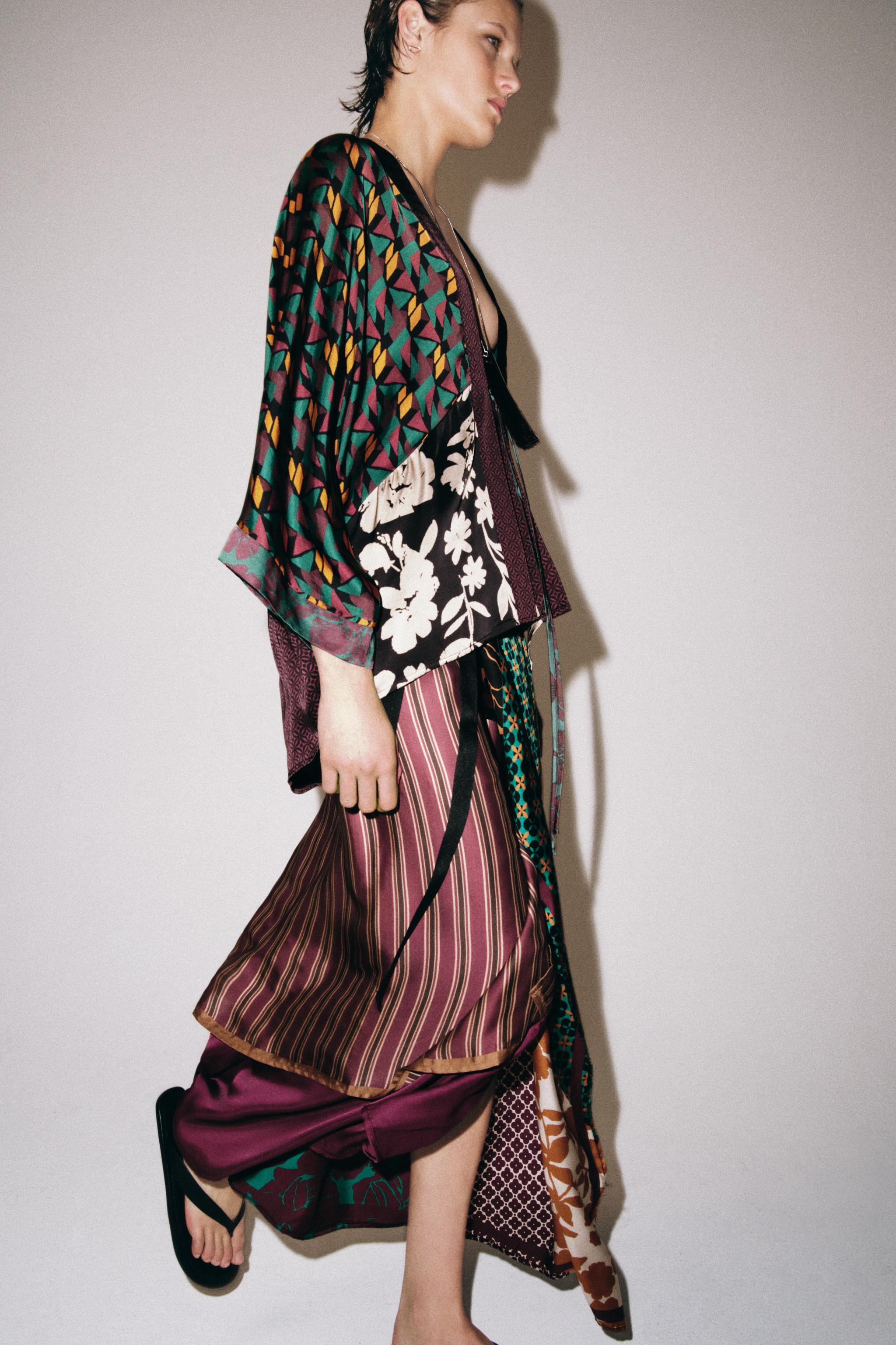 KIMONO SATINÉ IMPRIMÉ